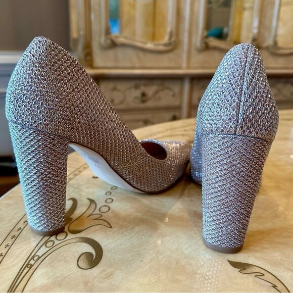 Badgley Mischka rose gold beige heels - Picture 12 of 16